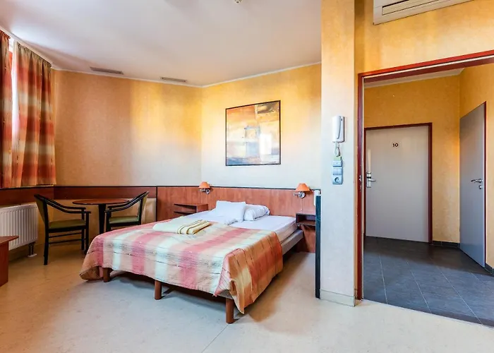 Corner Motel 3*